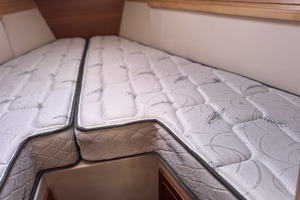 2019 Catalina 315 thumbnail 24