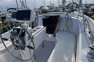 2019 Catalina 315 thumbnail 6