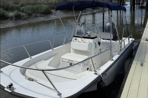 17ft Boston Whaler Yacht For Sale