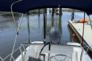 17ft Boston Whaler Yacht For Sale