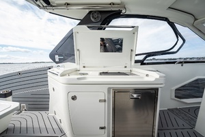 2023 Galeon thumbnail 27