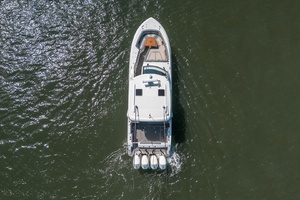 Boston Whaler 380 Realm -