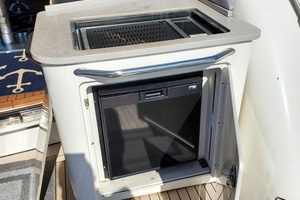 2006 Sea Ray 60 Sundancer thumbnail 17