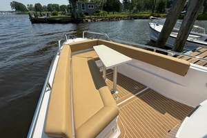 2021 Axopar 28 Cabin thumbnail 10