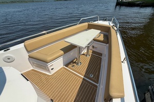2021 Axopar 28 Cabin thumbnail 11