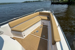 2021 Axopar 28 Cabin thumbnail 9