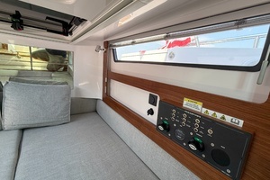 2021 Axopar 28 Cabin thumbnail 22