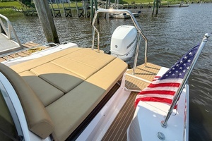 2021 Axopar 28 Cabin thumbnail 8
