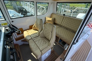 2021 Axopar 28 Cabin thumbnail 17