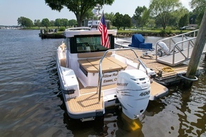 2021 Axopar 28 Cabin thumbnail 4