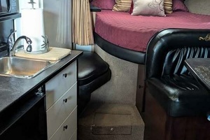 32ft Maxum Yacht For Sale