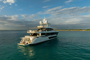 118ft Azimut Yacht For Sale
