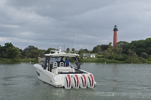 2021 Boston Whaler 420 Outrage BFT- Profile