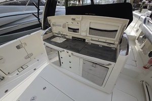 2021 Boston Whaler 420 Outrage BFT-Profile