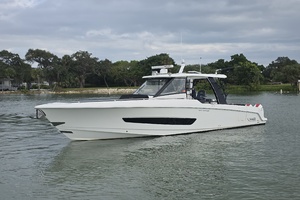 2021 Boston Whaler 420 Outrage BFT-Profile