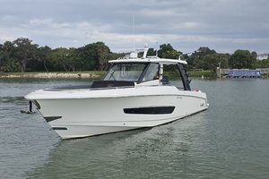 2021 Boston Whaler 420 Outrage BFT- Profile