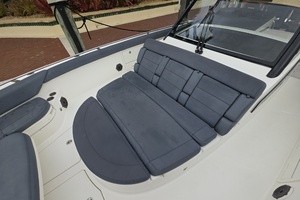 2021 Boston Whaler 420 Outrage BFT-Profile