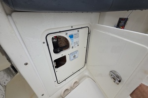 2021 Boston Whaler 420 Outrage BFT-Profile
