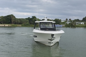 2021 Boston Whaler 420 Outrage BFT- Profile
