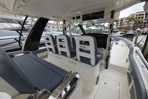 2021 Boston Whaler 420 Outrage BFT-Profile