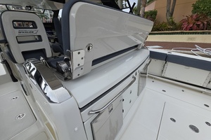 2021 Boston Whaler 420 Outrage BFT-Profile