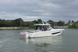 2021 Boston Whaler 420 Outrage BFT- Profile