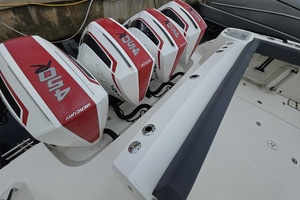 2021 Boston Whaler 420 Outrage BFT-Profile