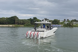 2021 Boston Whaler 420 Outrage BFT- Profile