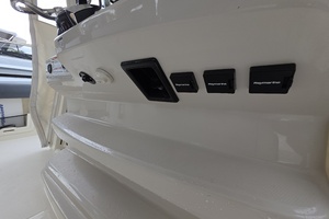 2021 Boston Whaler 420 Outrage BFT-Profile