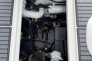 2003 Sea Ray 450 Express Bridge thumbnail 10