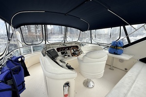 2003 Sea Ray 450 Express Bridge thumbnail 12