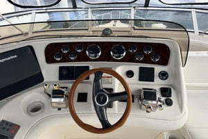 2003 Sea Ray 450 Express Bridge thumbnail 9