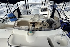 2003 Sea Ray 450 Express Bridge thumbnail 2