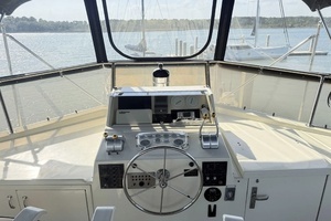 1987 Hatteras Motor Yacht thumbnail 79