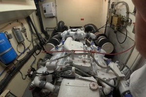 1987 Hatteras Motor Yacht thumbnail 99