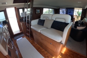1987 Hatteras Motor Yacht thumbnail 5