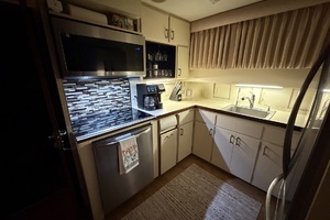 1987 Hatteras Motor Yacht thumbnail 70