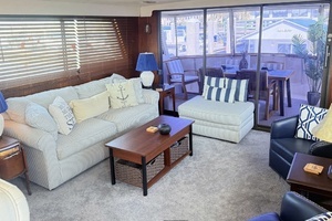 1987 Hatteras Motor Yacht thumbnail 66