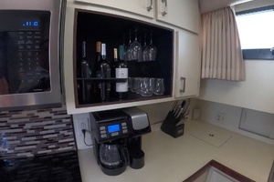 1987 Hatteras Motor Yacht thumbnail 34