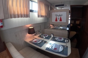 1987 Hatteras Motor Yacht thumbnail 14