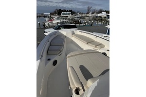 28ft Boston Whaler Yacht For Sale