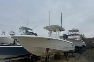 28ft Boston Whaler Yacht For Sale