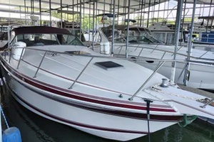 Just a Big Canoe 34ft Wellcraft Yacht For Sale