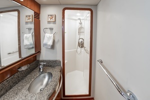 2007 Sea Ray 58 Sedan Bridge thumbnail 43