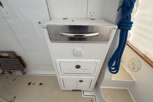 1996 Legacy Yachts thumbnail 19