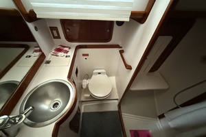 1996 Legacy Yachts thumbnail 18