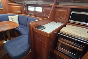 2004 Beneteau 423 thumbnail 32