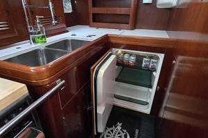 2004 Beneteau 423 thumbnail 40