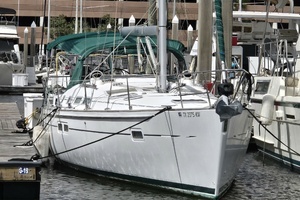 2004 Beneteau 423 thumbnail 2