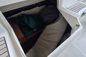 2004 Beneteau 423 thumbnail 28